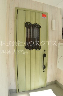 かもハウス 玄関