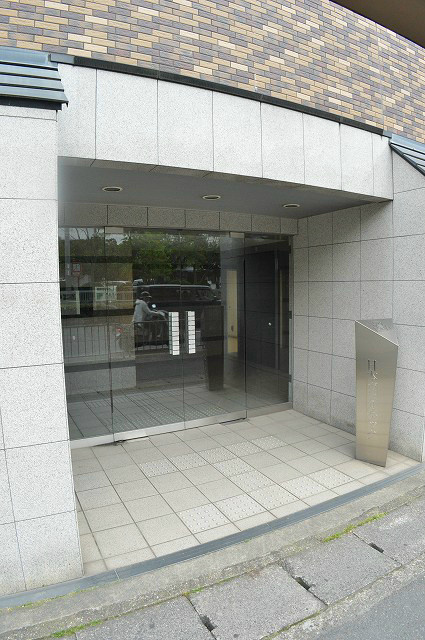 アスヴェル京都外大前 エントランス