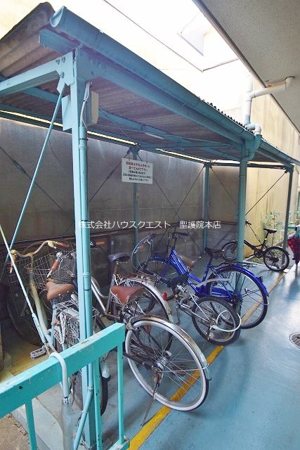 メゾンモナミ 駐輪場
