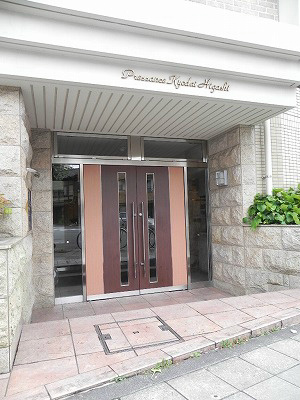 プレサンス京大東 エントランス