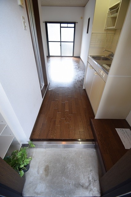 北西館　 玄関