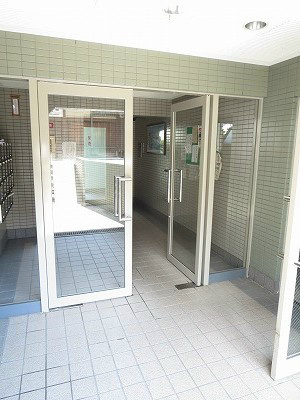 ベルヴィ武者小路 エントランス