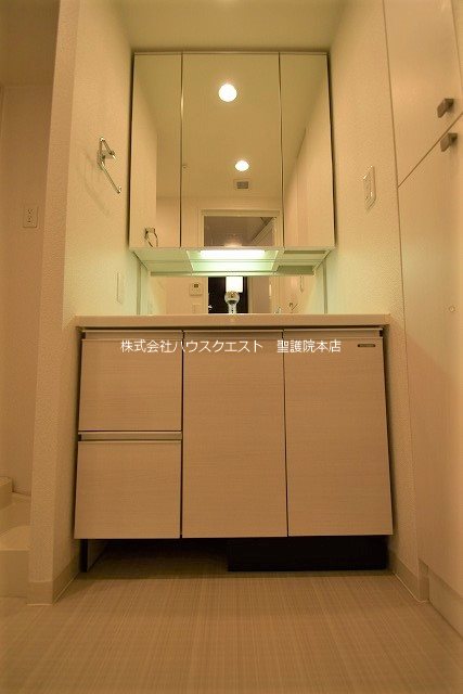 プレサンス京大前 洗面所