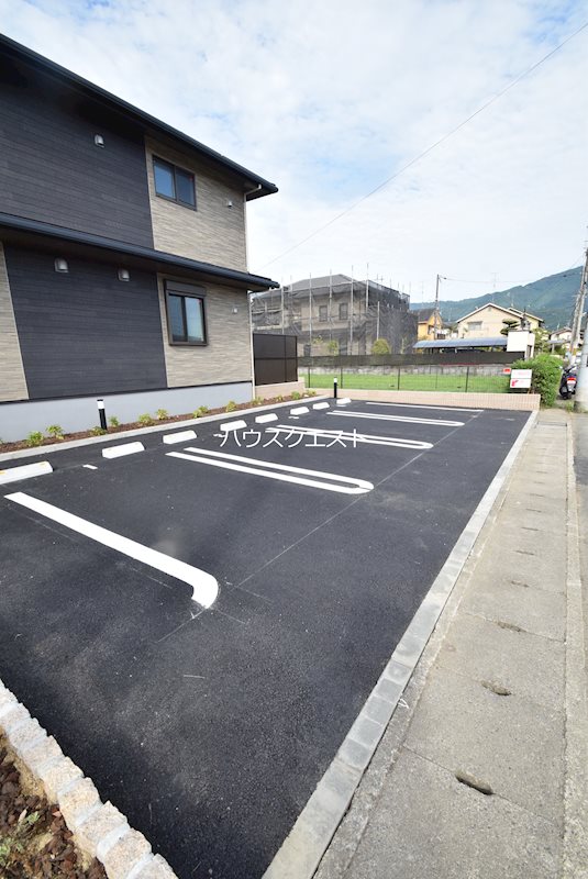 レクロッシュ 駐車場