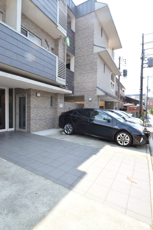 アクエルド御所北 駐車場