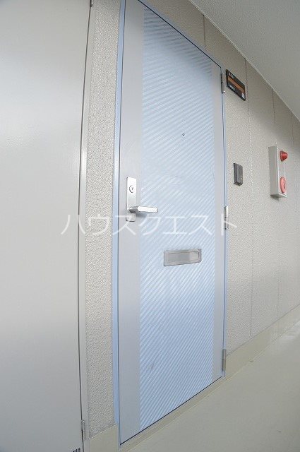 アヴニールK 玄関