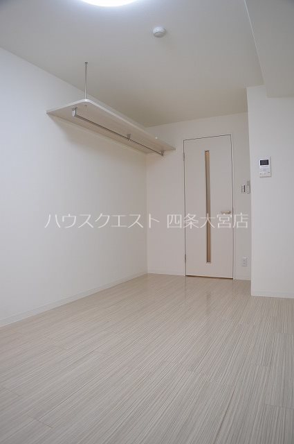 アークリード西院 リビング