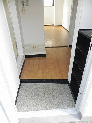 ドムス出町 玄関