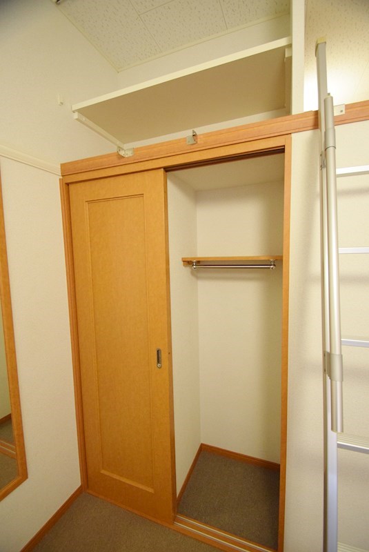 レオパレスアジェル岩倉南 収納