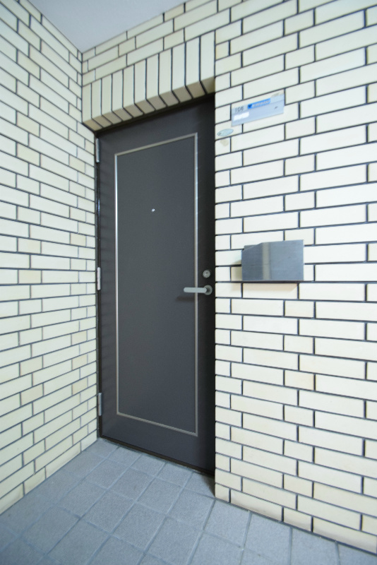 ヴィレッタ御苑前 玄関