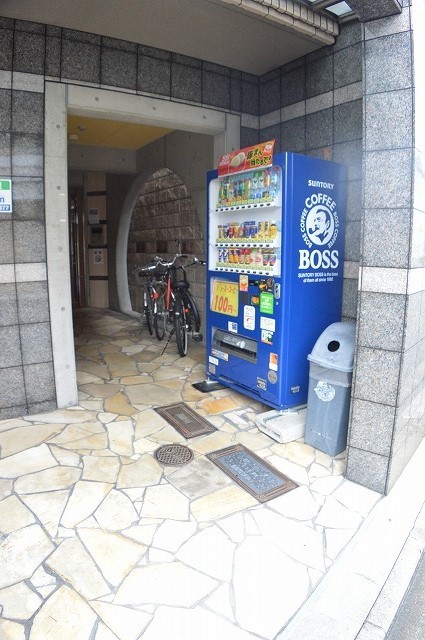 アルティスタ西院 エントランス