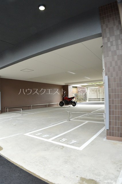 エステムコート京都西大路 駐車場