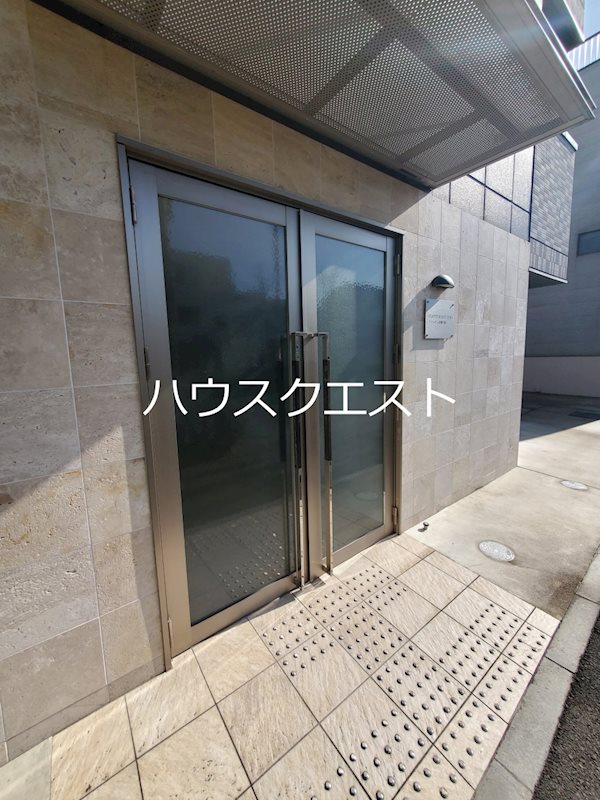 フラッティ京都十条 エントランス