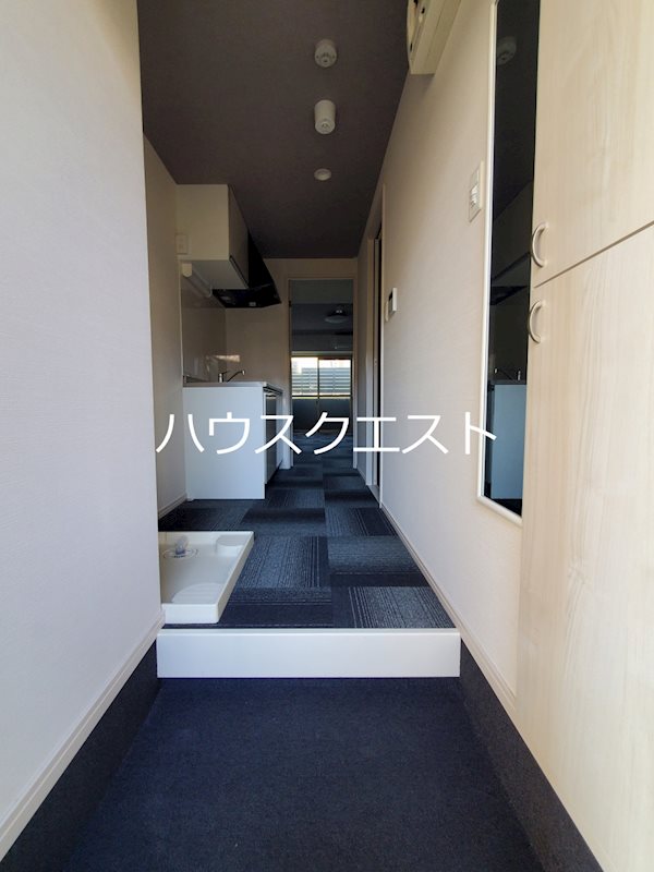 フラッティ京都十条 玄関