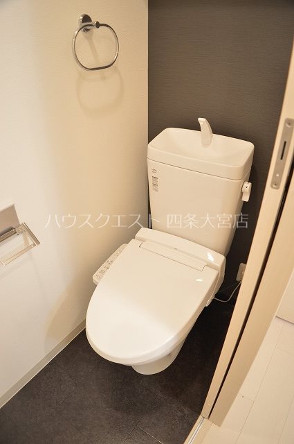アドバンス京都西院パルティーレ トイレ