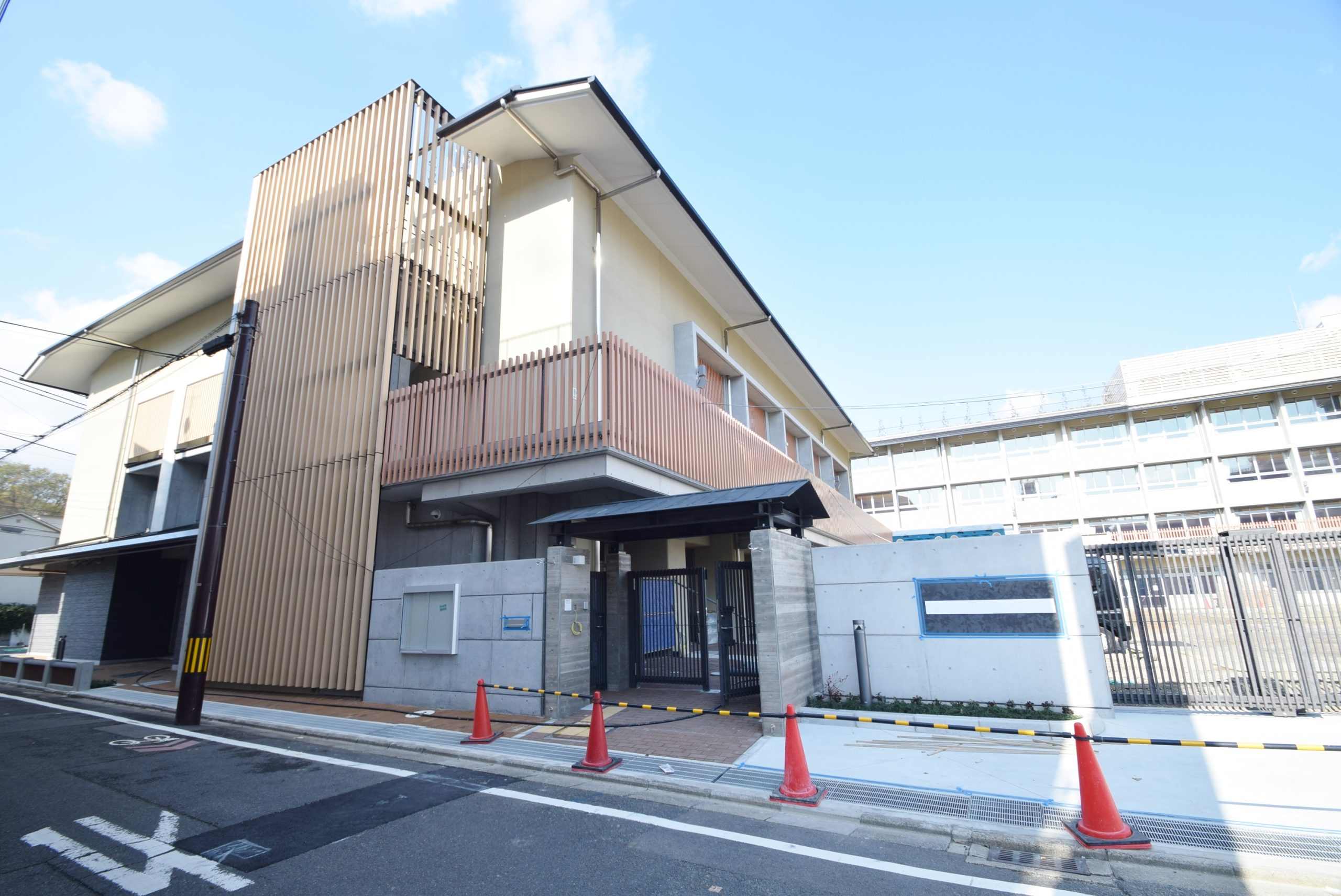 イスターナイマイ御所南 京都市立御所東小学校