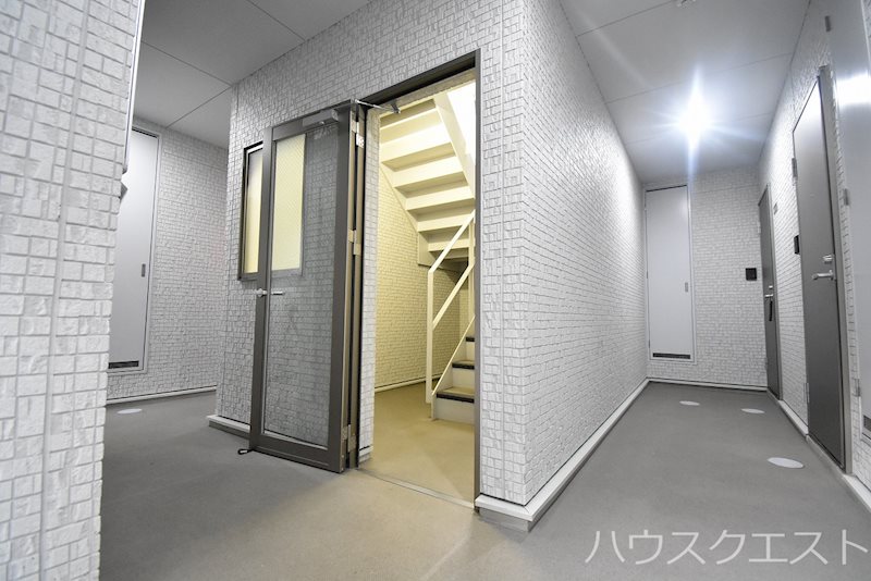 ウイングウッド東山 エントランス