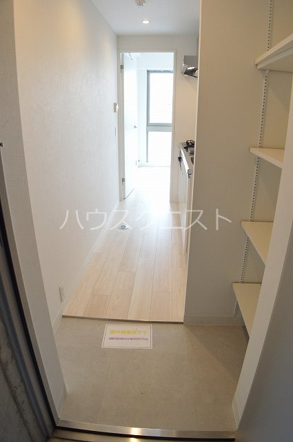 グレースアレイ西院 玄関
