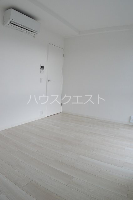 グレースアレイ西院 リビング