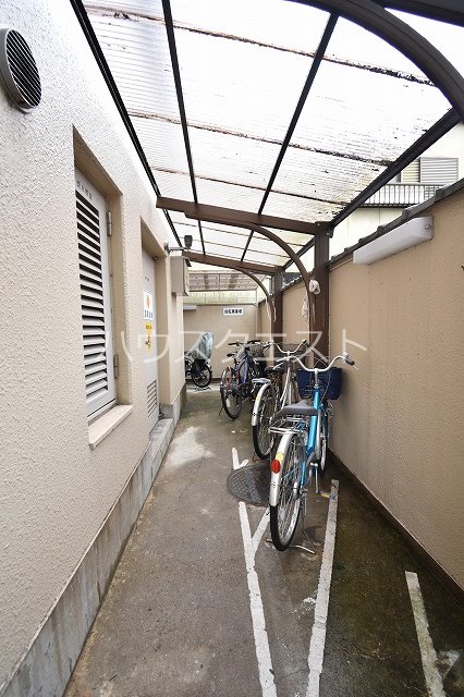 インペリアル五条 駐車場