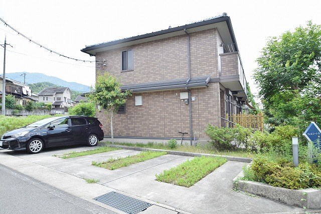 ウィルコートA棟 駐車場