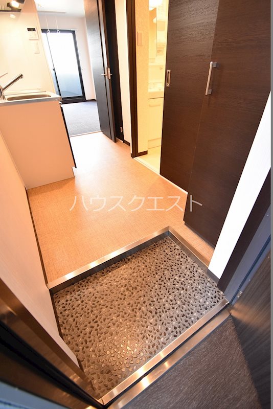 サクシード東山七条 玄関