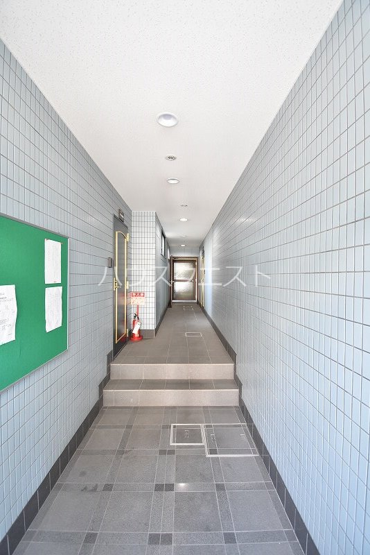 ジュネス四条大宮 エントランス