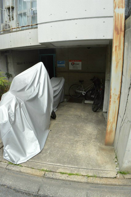 メゾンジュネス 駐車場