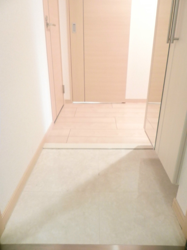 レジデンス北白川 玄関