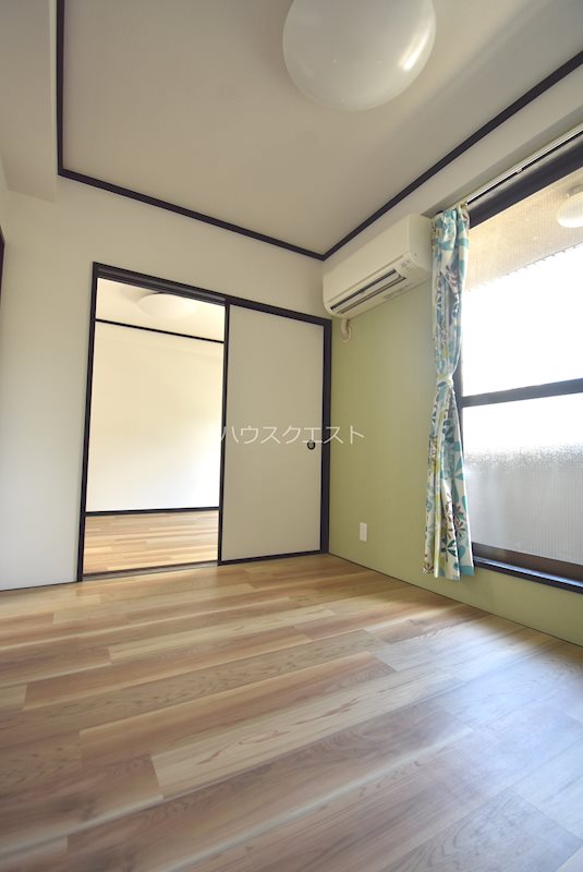 アスターナ9BOX 部屋１