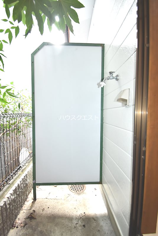 アスターナ京の袋小路長屋 室外洗濯機置き場