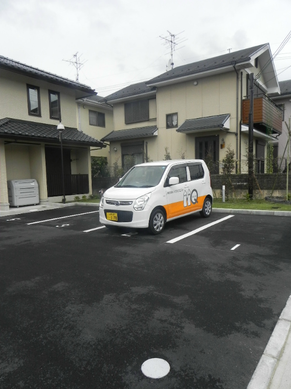 ミシェルメイアン 駐車場