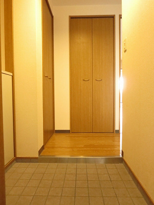 アビターレ室町 玄関