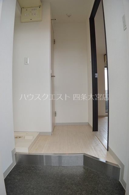 メディナ西大路Ⅱ 玄関