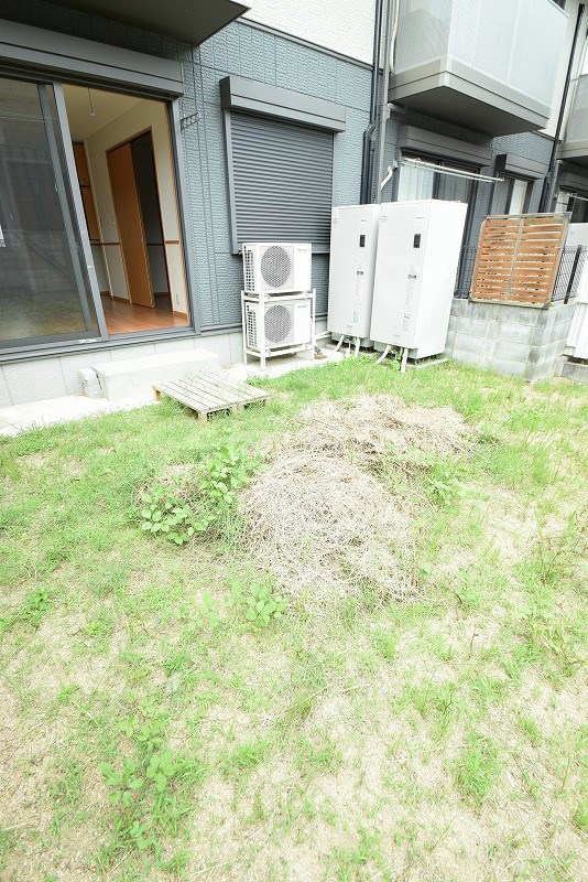 クレール北野C 庭