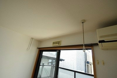 シャンティ1618 室内の物干し器具