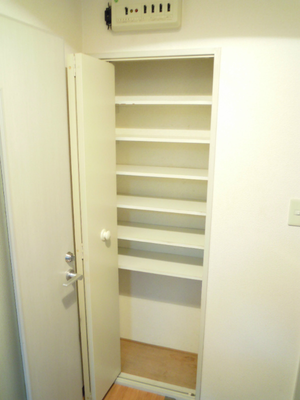 アブレスト西洞院 収納