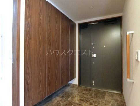 プレティナージュ御池東洞院 玄関