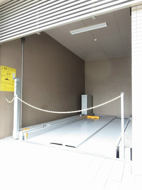 ハーモニアス西大路 駐車場