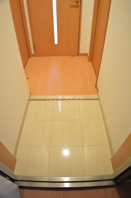 プロシード西大路（旧ビクトワール西大路八条） 玄関