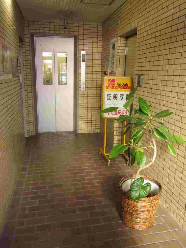 グランバリュー御所南 エントランス